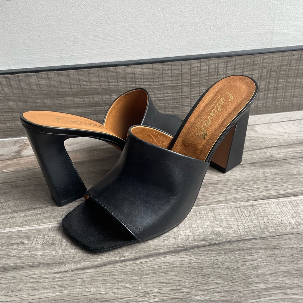 L’intervalle square toe chunky heel mule black leather
